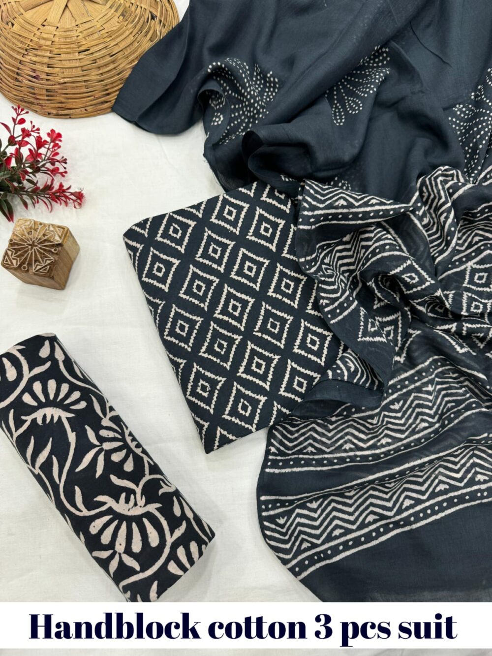 Cotton Handblock 3 Piece Suit - Image 8